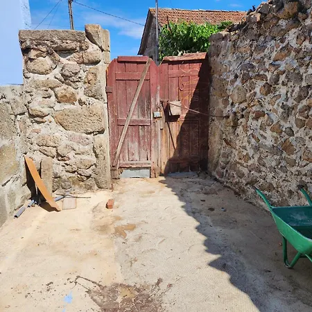 Maison Figueirosa Kır Evi